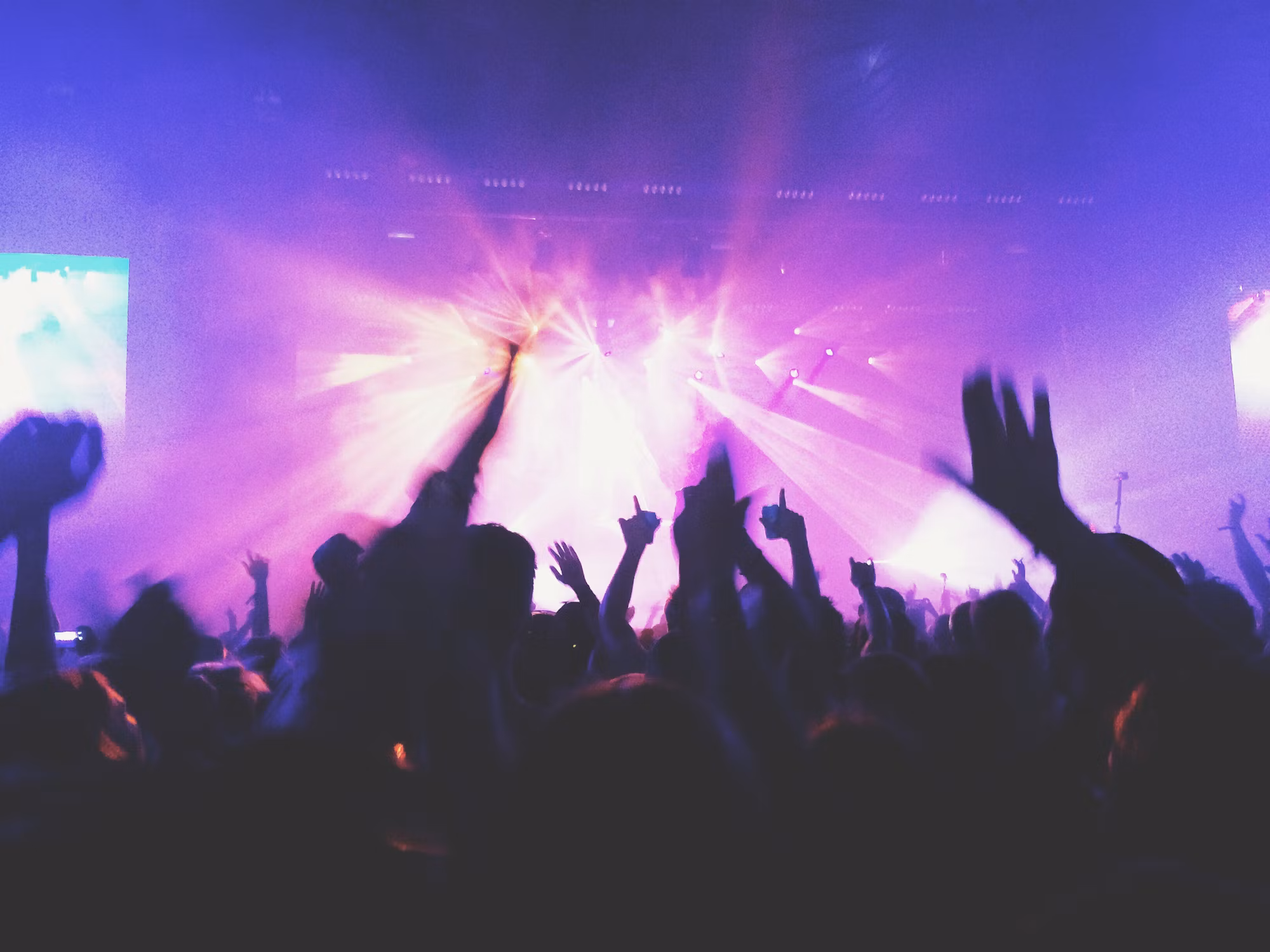 The Art of Live Music: Exploring the Spectrum of Concert Formats